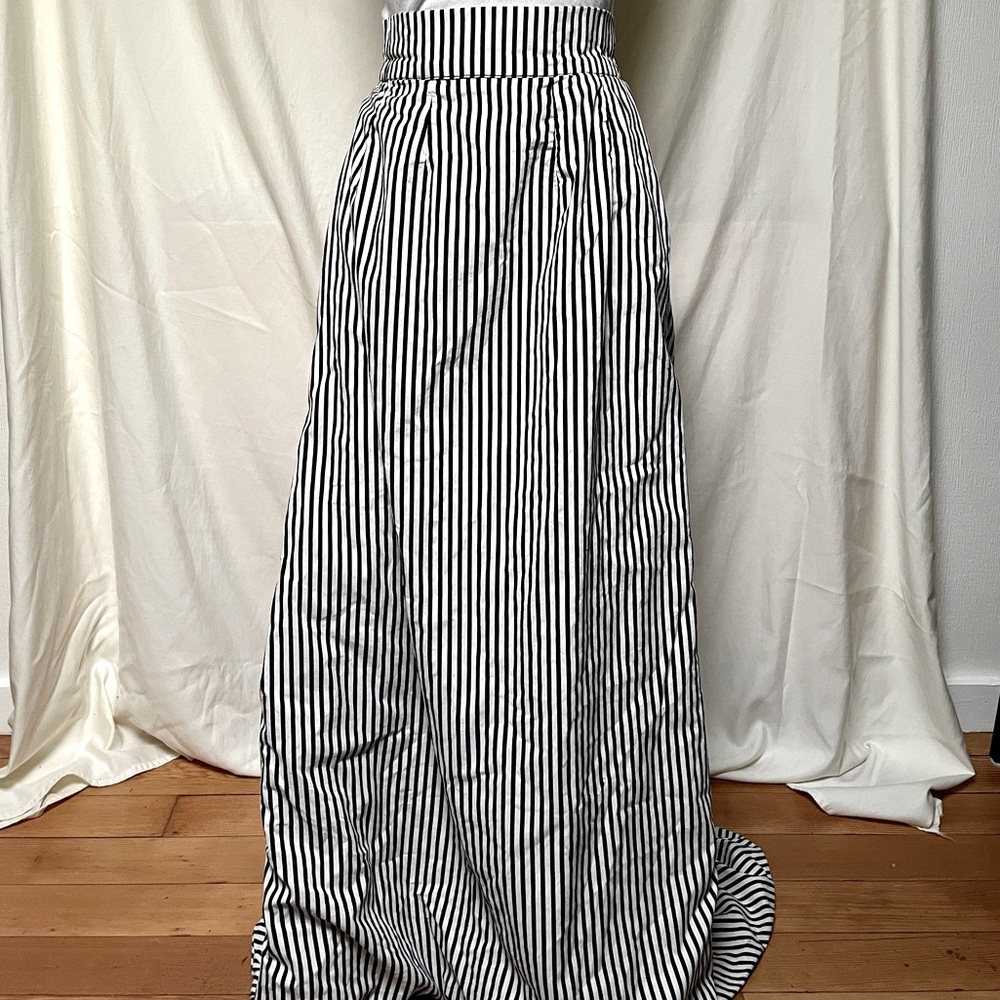 Beautiful vintage costume style skirt with bustle